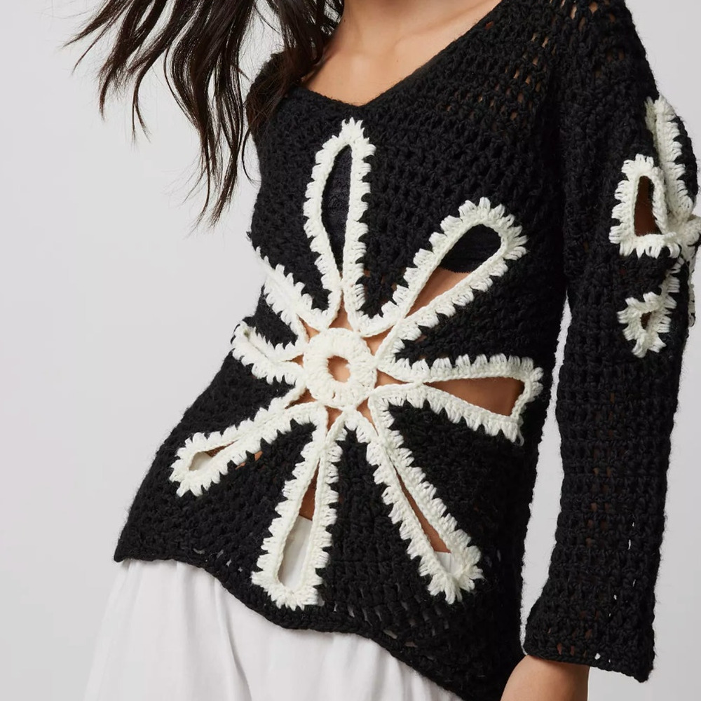 Mandinga Copo Crochet Cutout Sweater (L)
